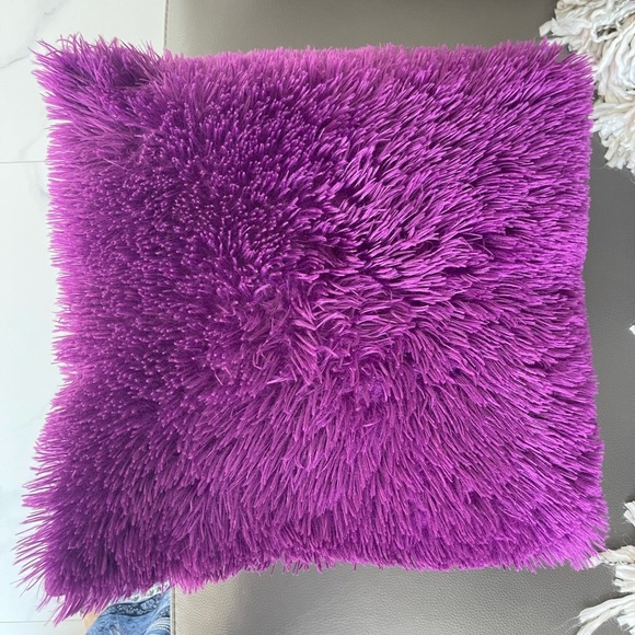 New pillow never used - Picture 4 of 4